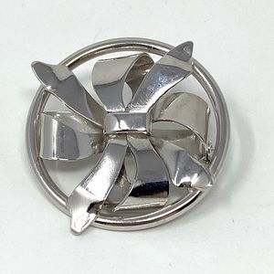 Vintage Signed KARU Silver Tone Bow Brooch in Circle